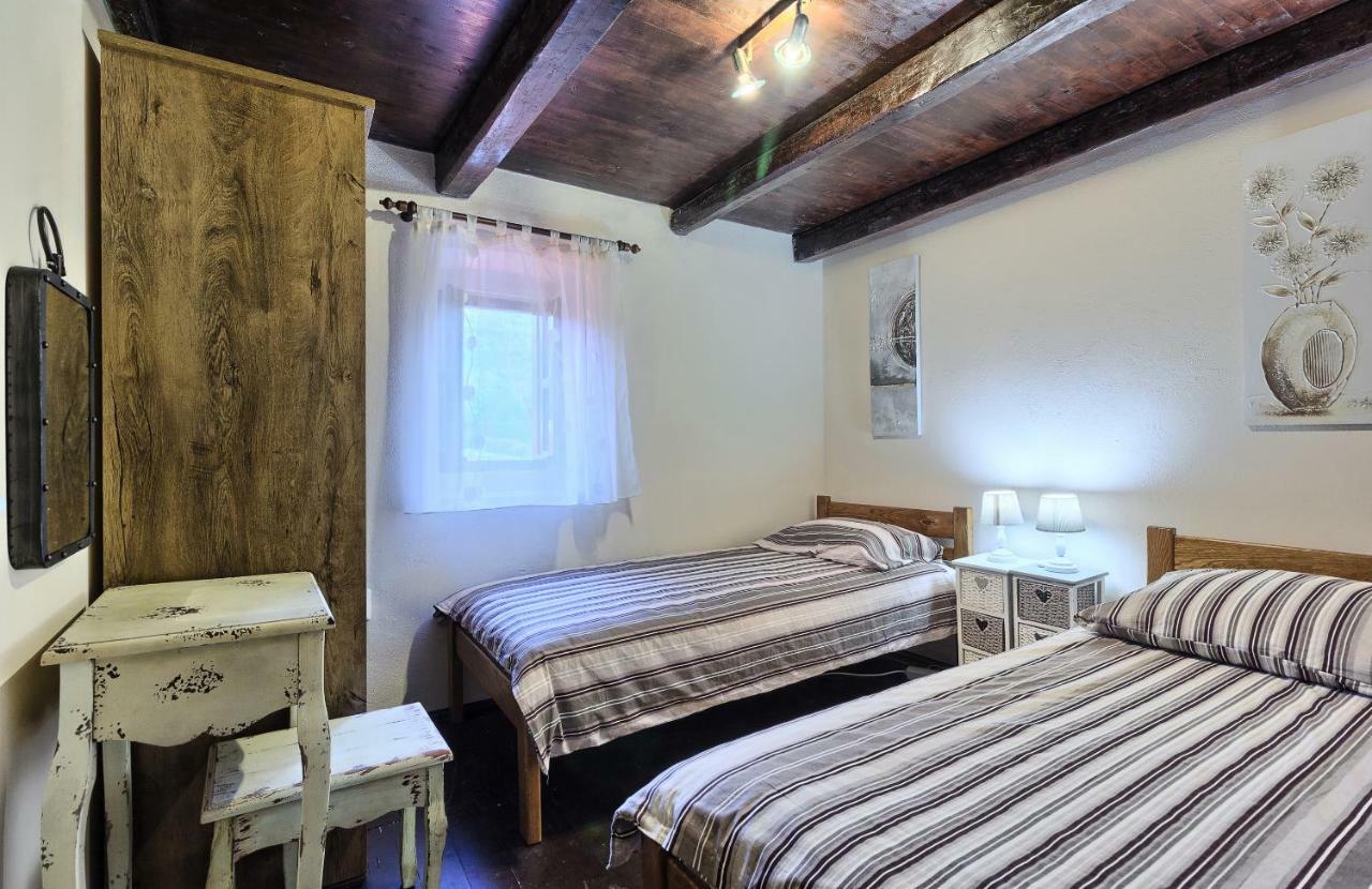 Гостевой дом Dalmatia Stone House - Heated Pool Biorine Экстерьер фото